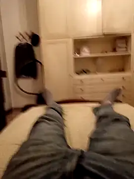 Snapshot of Empi19cm chatting on February 28, 2026, 4:52 pm Empi19cm online show from February 28, 2026, 4:52 pm