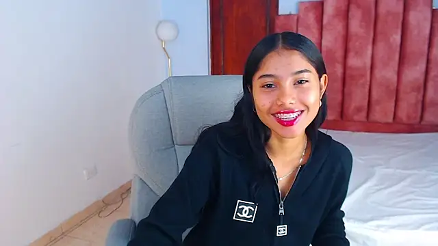 Snapshot of Milaa_Star_ chatting on October 9, 2025, 4:10 am Milaa Star online show from October 9, 2025, 4:10 am