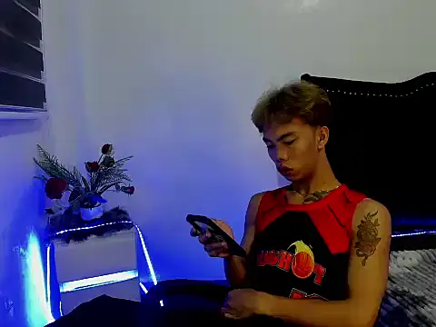 Snapshot of jersthebigfuckerxxx chatting on October 9, 2025, 5:05 am jersthebigfuckerxxx online show from October 9, 2025, 5:05 am