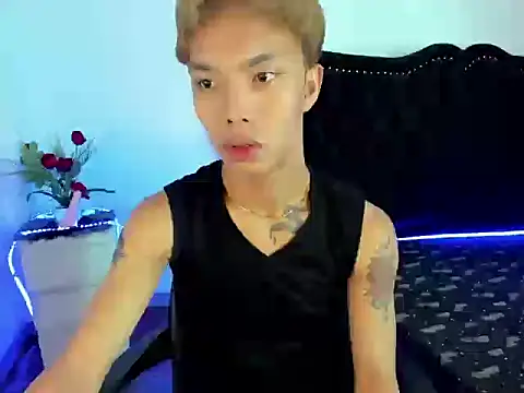 Snapshot of jersthebigfuckerxxx chatting on October 13, 2025, 4:23 am jersthebigfuckerxxx online show from October 13, 2025, 4:23 am