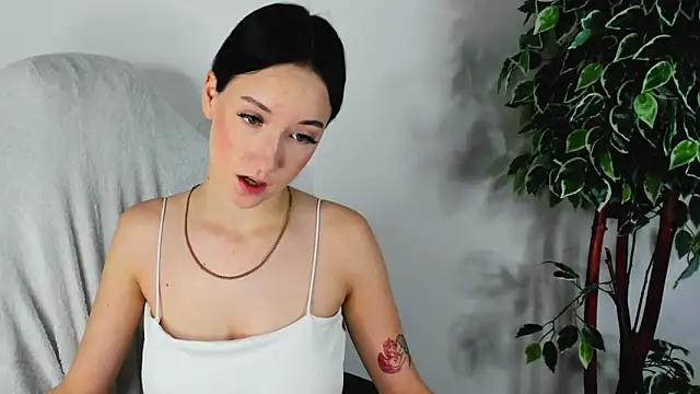 Snapshot of EileenMoores chatting on September 20, 2025, 6:36 am EileenMoores online show from September 20, 2025, 6:36 am