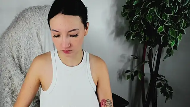 Snapshot of EileenMoores chatting on October 1, 2025, 12:11 pm EileenMoores online show from October 1, 2025, 12:11 pm