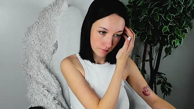 Snapshot of EileenMoores chatting on October 4, 2025, 8:12 am EileenMoores online show from October 4, 2025, 8:12 am