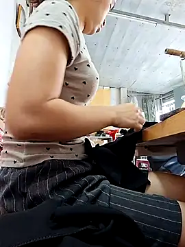 irina hana online show from October 27, 2025, 1:20 am