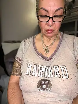 dieseldame1313 online show from February 1, 2026, 2:43 am