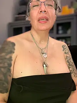 dieseldame1313 online show from March 10, 2026, 7:24 am