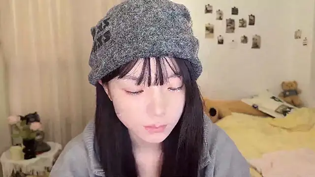 Momo-xx online show from January 13, 2026, 1:11 am