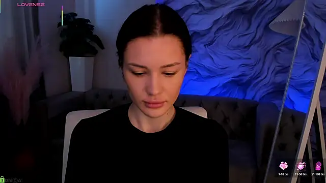 Aria Mila online show from April 17, 2026, 3:31 am