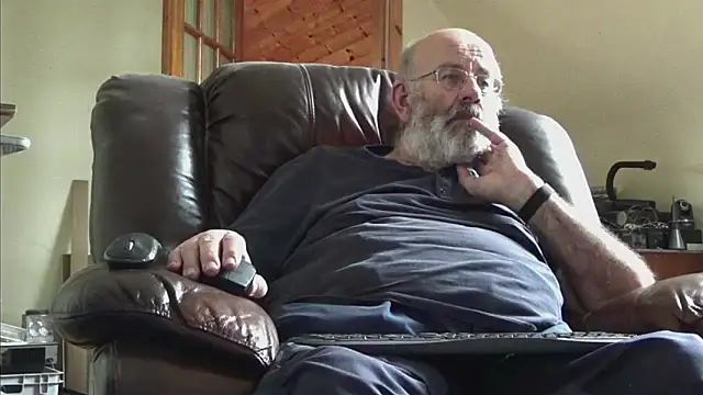 janzer13 online show from September 18, 2025, 12:51 pm