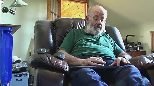 janzer13 online show from September 28, 2025, 12:43 pm