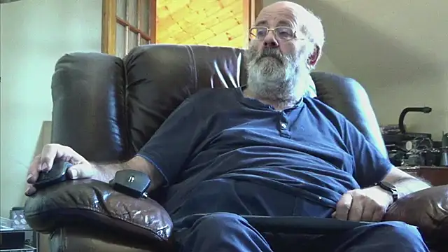 janzer13 online show from October 6, 2025, 1:08 pm