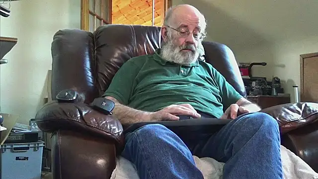 janzer13 online show from December 19, 2025, 2:13 pm