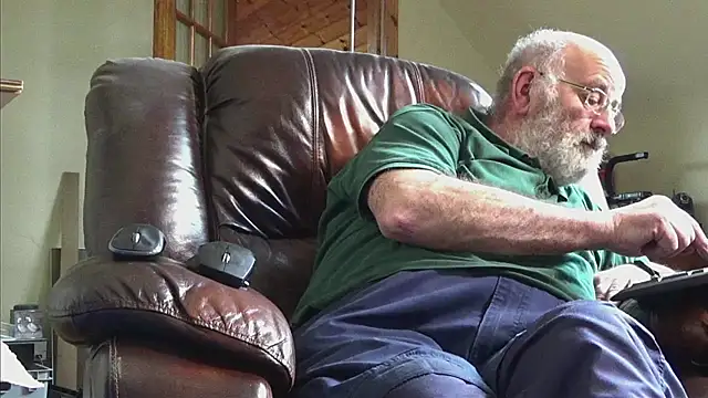 janzer13 online show from February 8, 2026, 1:58 pm