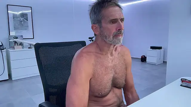 Snapshot of cumwithbrad chatting on September 19, 2025, 2:29 pm cumwithbrad online show from September 19, 2025, 2:29 pm