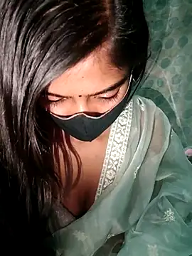 Snapshot of Crystil_love-21 chatting on March 8, 2026, 7:01 am Crystil love-21 online show from March 8, 2026, 7:01 am