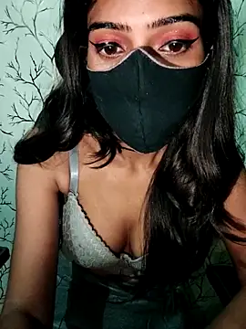 Snapshot of Crystil_love-21 chatting on April 10, 2026, 9:47 am Crystil love-21 online show from April 10, 2026, 9:47 am