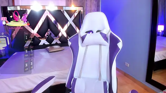 Emma Petiite online show from January 15, 2026, 6:33 pm