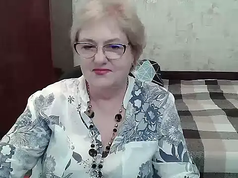 Snapshot of Renata62011 chatting on July 2, 2026, 12:33 pm Renata62011 online show from July 2, 2026, 12:33 pm