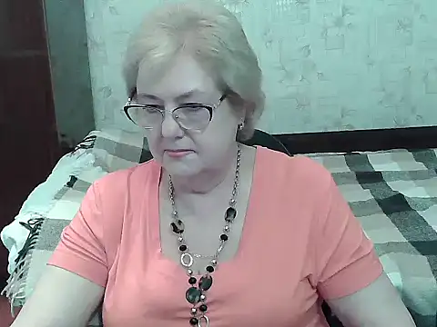 Snapshot of Renata62011 chatting on July 6, 2026, 12:24 pm Renata62011 online show from July 6, 2026, 12:24 pm