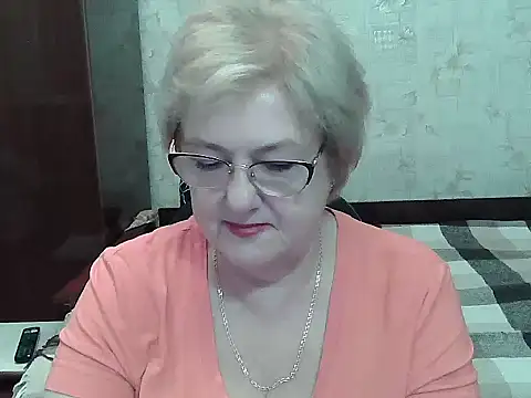 Snapshot of Renata62011 chatting on July 17, 2026, 12:12 pm Renata62011 online show from July 17, 2026, 12:12 pm