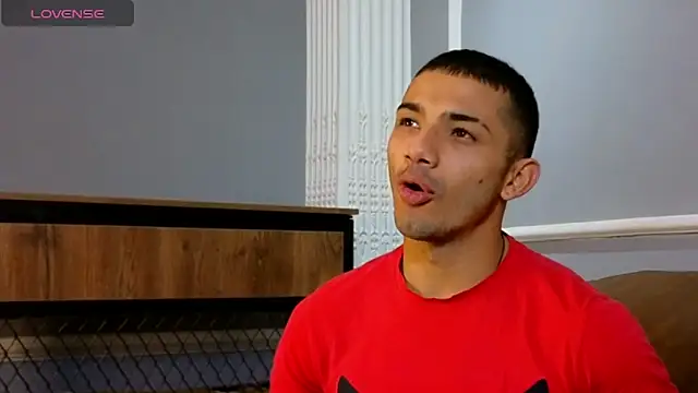 Snapshot of ArturoCardona_ chatting on October 13, 2025, 11:43 am ArturoCardona online show from October 13, 2025, 11:43 am