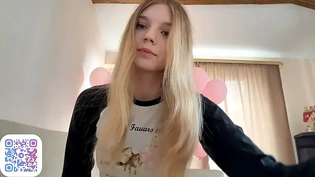 Snapshot of FruityXo chatting on September 21, 2025, 10:17 am FruityXo online show from September 21, 2025, 10:17 am