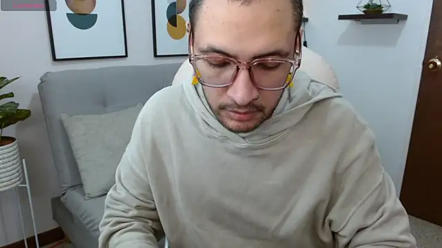   Damian    online show from November 11, 2025, 10:43 pm