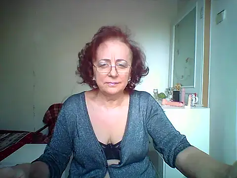 Snapshot of Julia54391 chatting on October 5, 2025, 6:34 am Julia54391 online show from October 5, 2025, 6:34 am