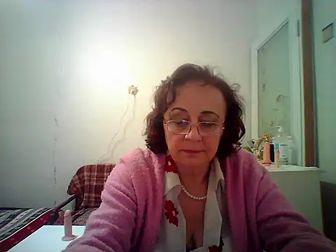 Snapshot of Julia54391 chatting on October 19, 2025, 8:31 pm Julia54391 online show from October 19, 2025, 8:31 pm