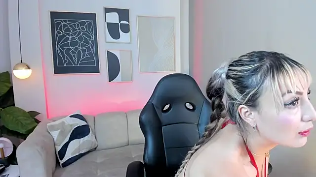 Snapshot of marie_bass chatting on February 10, 2026, 1:04 pm marie bass online show from February 10, 2026, 1:04 pm