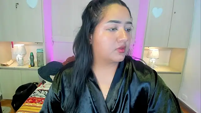 LilyWhitney online show from September 11, 2025, 4:01 am