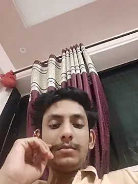 yung cplz online show from September 22, 2025, 4:42 pm