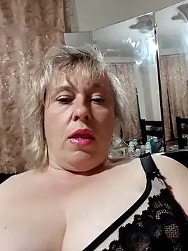 Snapshot of Catherine372311 chatting on April 15, 2026, 7:43 pm Catherine372311 online show from April 15, 2026, 7:43 pm