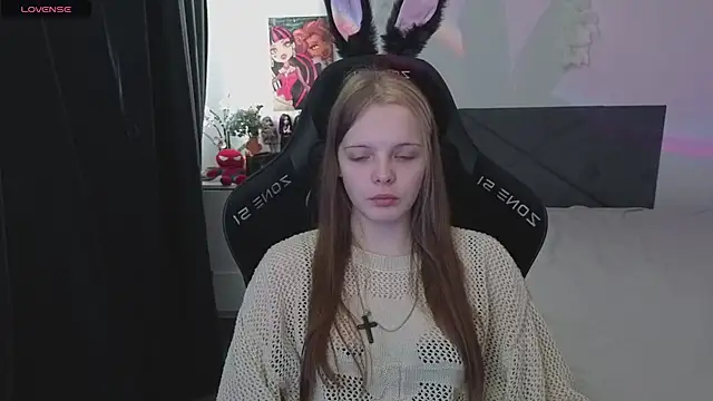 Snapshot of Luna_Navy chatting on September 26, 2025, 8:29 am Luna Navy online show from September 26, 2025, 8:29 am