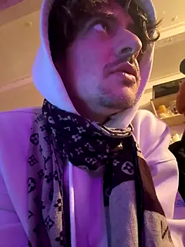 hottest23 online show from December 15, 2025, 8:46 pm