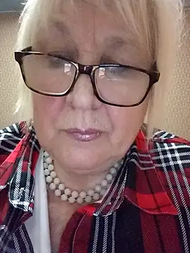 Alexia64231 online show from November 5, 2025, 3:45 pm