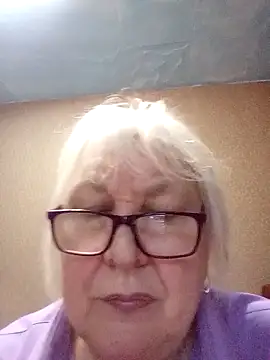 Alexia64231 online show from December 1, 2025, 3:33 am