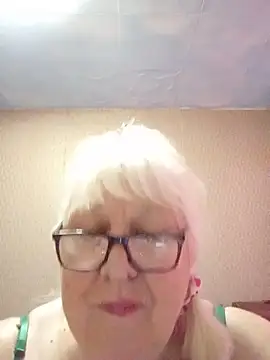 Snapshot of Alexia64231 chatting on July 17, 2026, 2:02 pm Alexia64231 online show from July 17, 2026, 2:02 pm