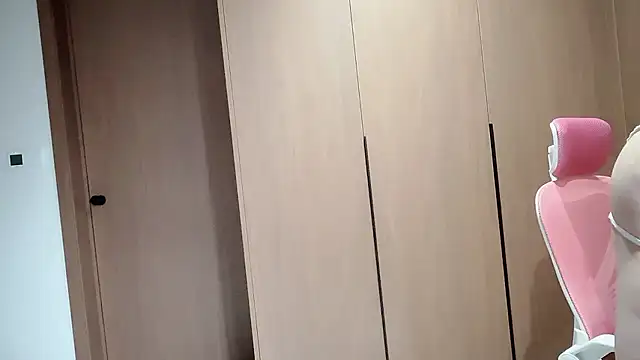 Lilium-520 online show from January 9, 2026, 12:52 pm