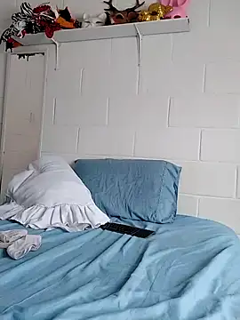 oxxy jean online show from March 5, 2026, 1:18 pm