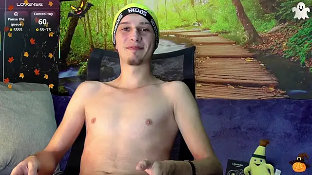 Snapshot of AxelMassimo chatting on October 30, 2025, 3:52 am AxelMassimo online show from October 30, 2025, 3:52 am