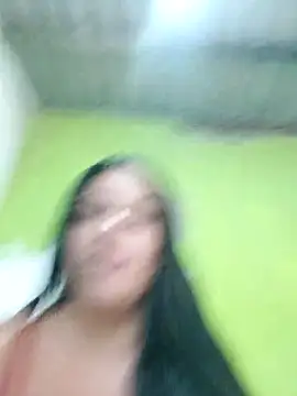 biancaalvess online show from April 15, 2026, 6:37 pm