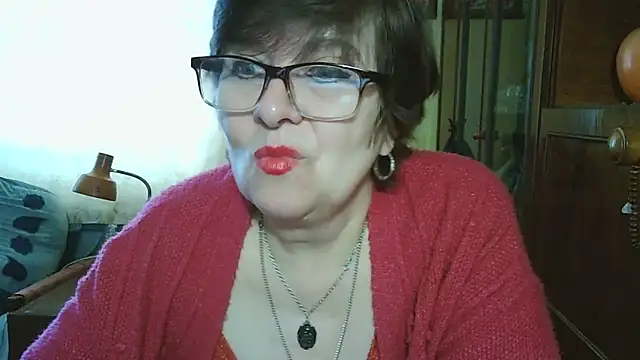 VeronicaGold511 online show from May 15, 2026, 6:31 am
