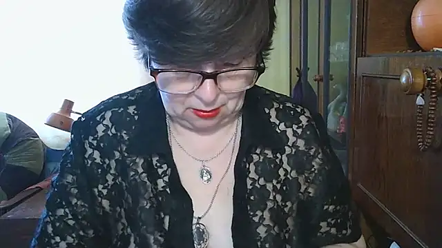 VeronicaGold511 online show from May 27, 2026, 6:54 am