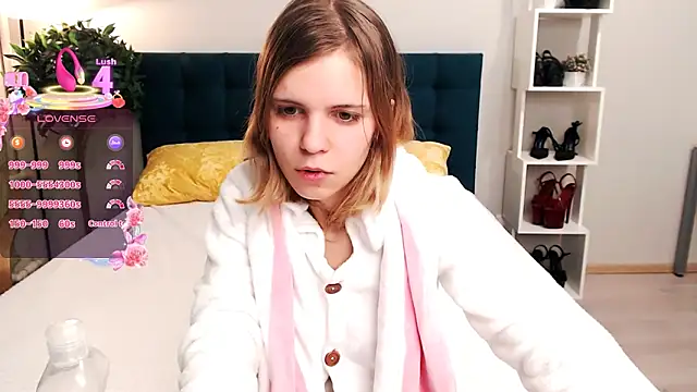 Snapshot of Enrujuvu_Vanpaia chatting on September 14, 2025, 9:36 pm Enrujuvu Vanpaia online show from September 14, 2025, 9:36 pm