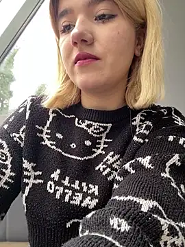 Snapshot of Cherry___Blossom chatting on September 18, 2025, 10:06 am Cherry Blossom online show from September 18, 2025, 10:06 am