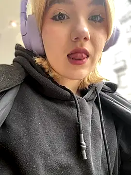 Snapshot of Cherry___Blossom chatting on October 13, 2025, 9:09 am Cherry Blossom online show from October 13, 2025, 9:09 am