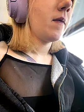 Snapshot of Cherry___Blossom chatting on October 17, 2025, 11:02 am Cherry Blossom online show from October 17, 2025, 11:02 am