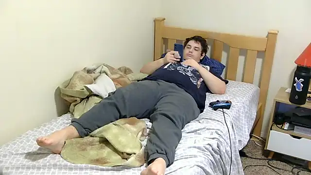 Snapshot of Breyyyyyyyy chatting on November 3, 2025, 10:42 pm Breyyyyyyyy online show from November 3, 2025, 10:42 pm