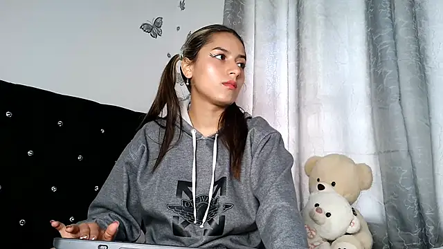 Snapshot of abella-lemus chatting on November 25, 2025, 3:12 pm abella-lemus online show from November 25, 2025, 3:12 pm